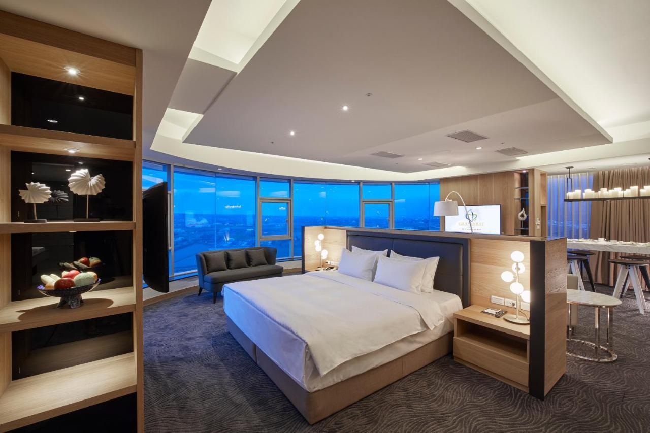 Grand Bay Resort Hotel Heng-ch'un Eksteriør bilde A suite at the hotel