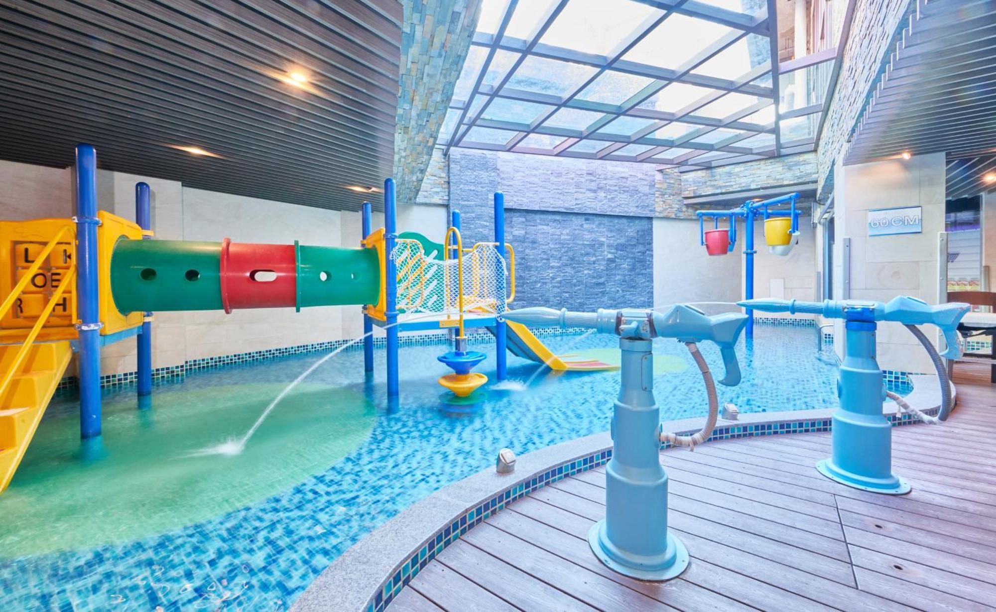 Grand Bay Resort Hotel Heng-ch'un Eksteriør bilde The children's pool